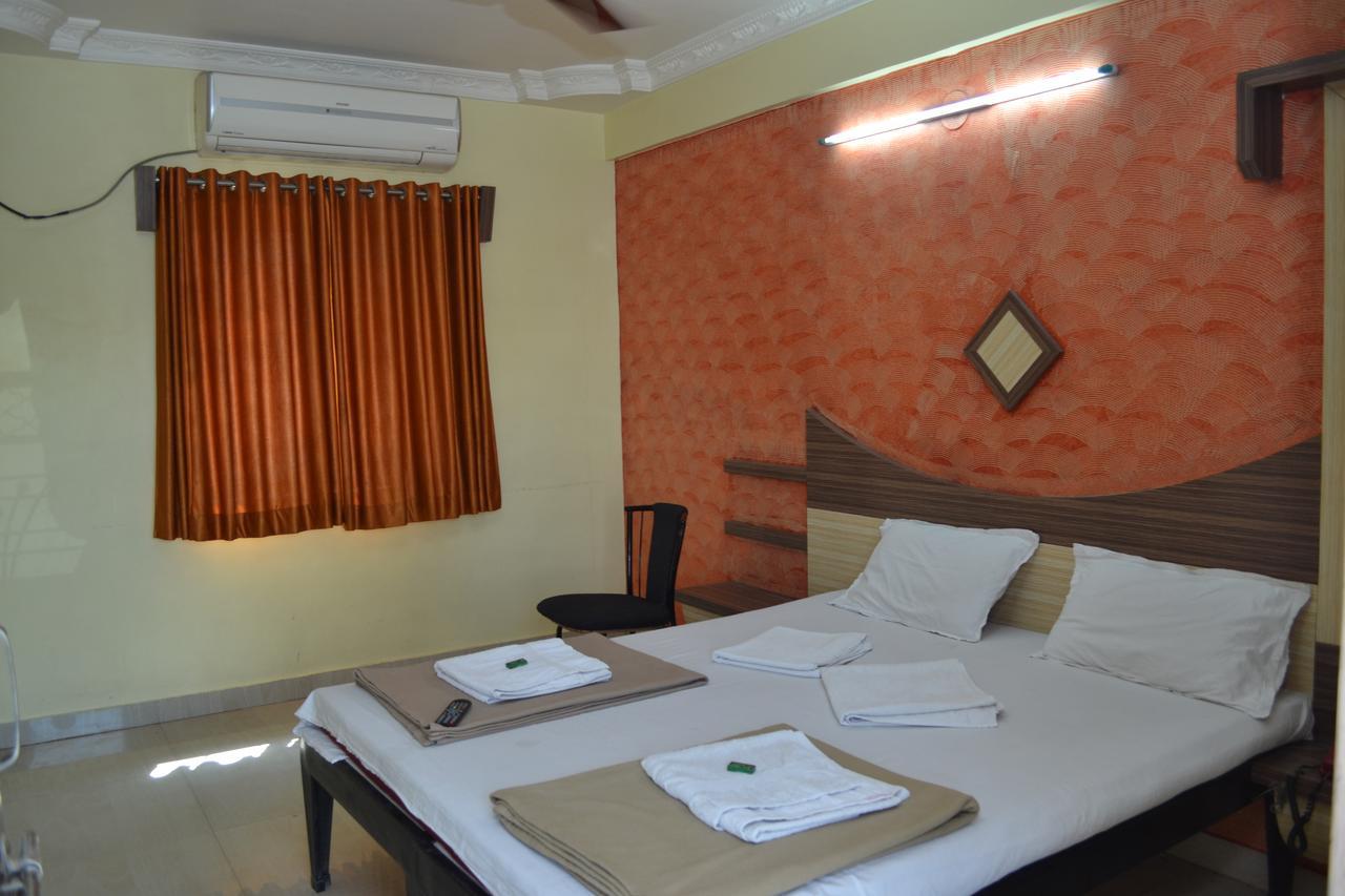 שירדי Hotel Sai Vishwa מראה חיצוני תמונה